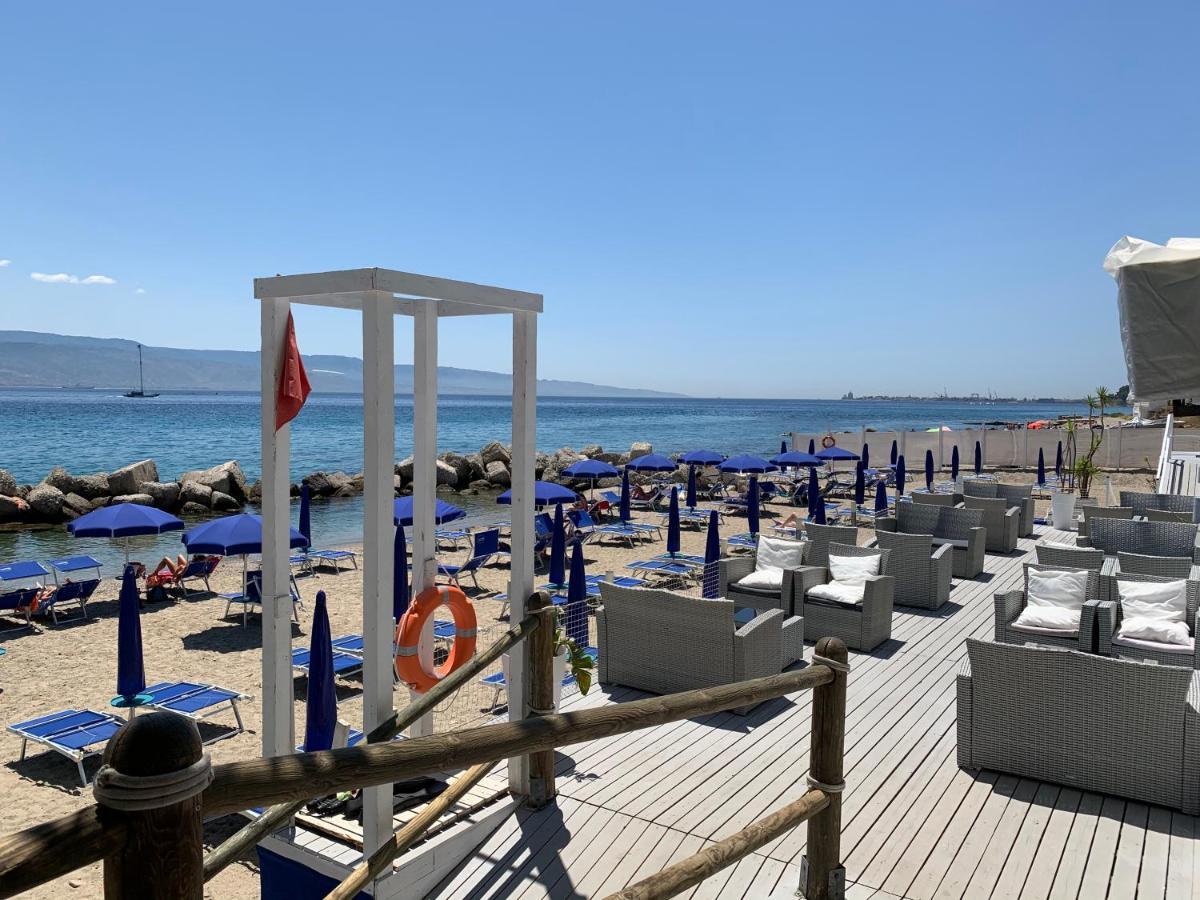 Bed And Beach Messina Bagian luar foto